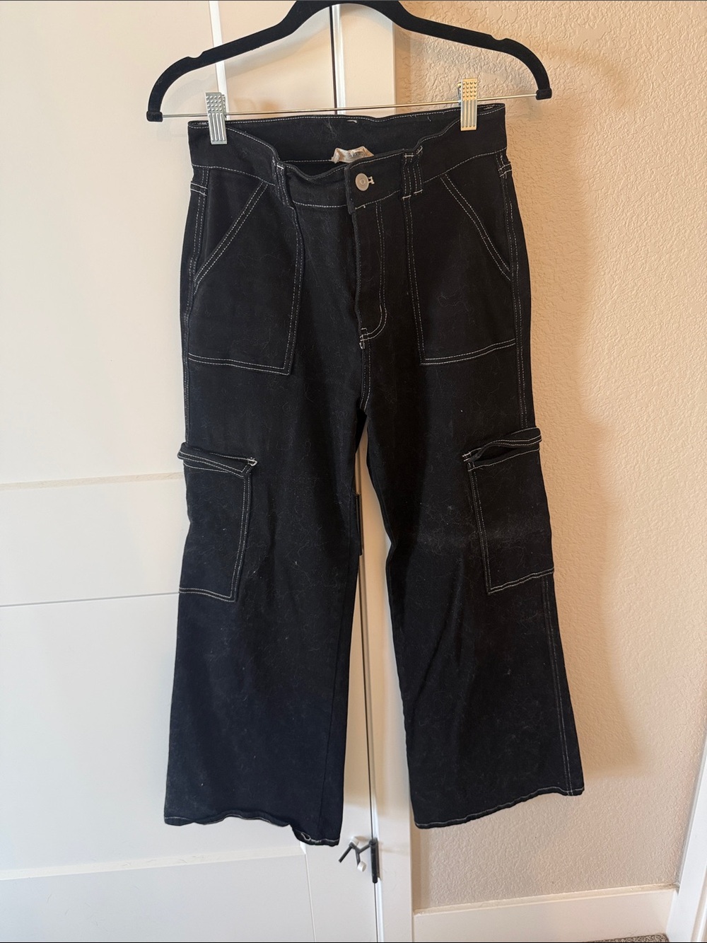 Altar'd State Black Wide-Leg Cargo Jeans with Contrast Stitching
